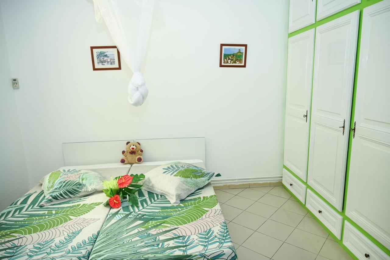 Villa D Ennry Pointe-Noire Bagian luar foto